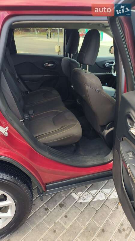 Внедорожник / Кроссовер Jeep Cherokee 2015 в Днепре