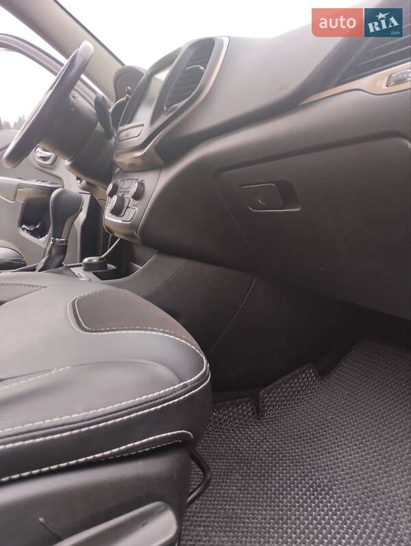 Позашляховик / Кросовер Jeep Cherokee 2014 в Татарові