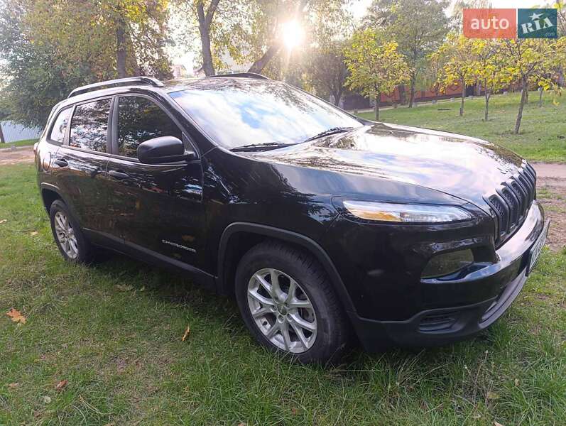 Внедорожник / Кроссовер Jeep Cherokee 2015 в Киеве