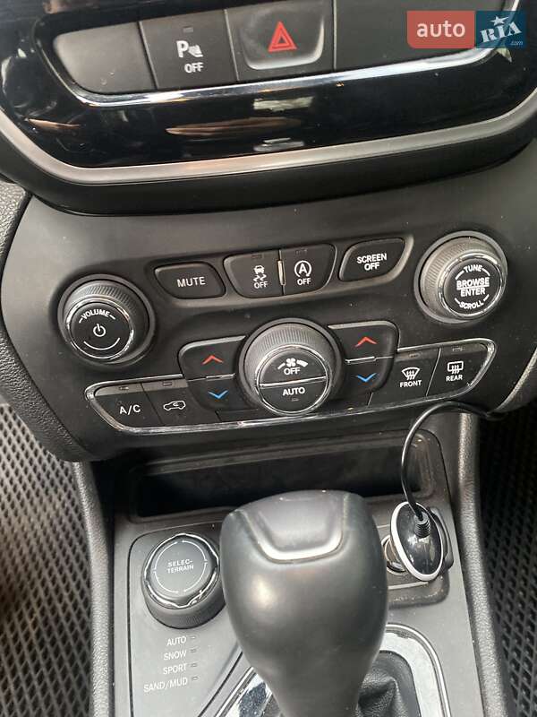 Позашляховик / Кросовер Jeep Cherokee 2020 в Кривому Розі