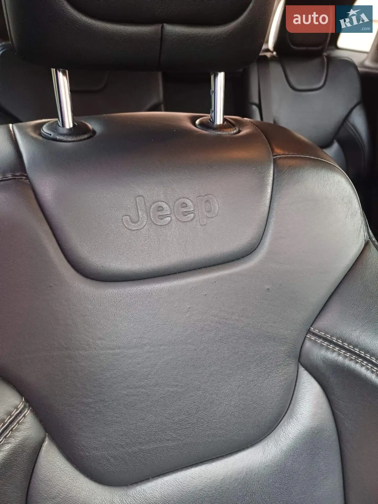 2017 Jeep Cherokee - мініатюра 16