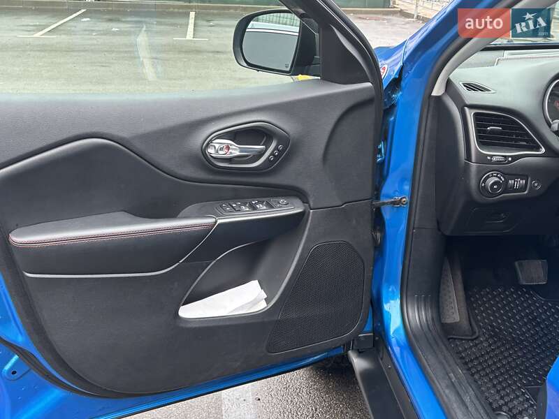 Позашляховик / Кросовер Jeep Cherokee 2018 в Києві