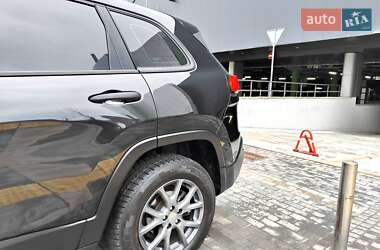 Внедорожник / Кроссовер Jeep Cherokee 2013 в Киеве