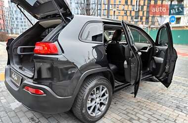 Внедорожник / Кроссовер Jeep Cherokee 2013 в Киеве