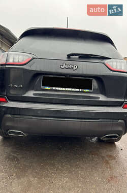 Внедорожник / Кроссовер Jeep Cherokee 2019 в 