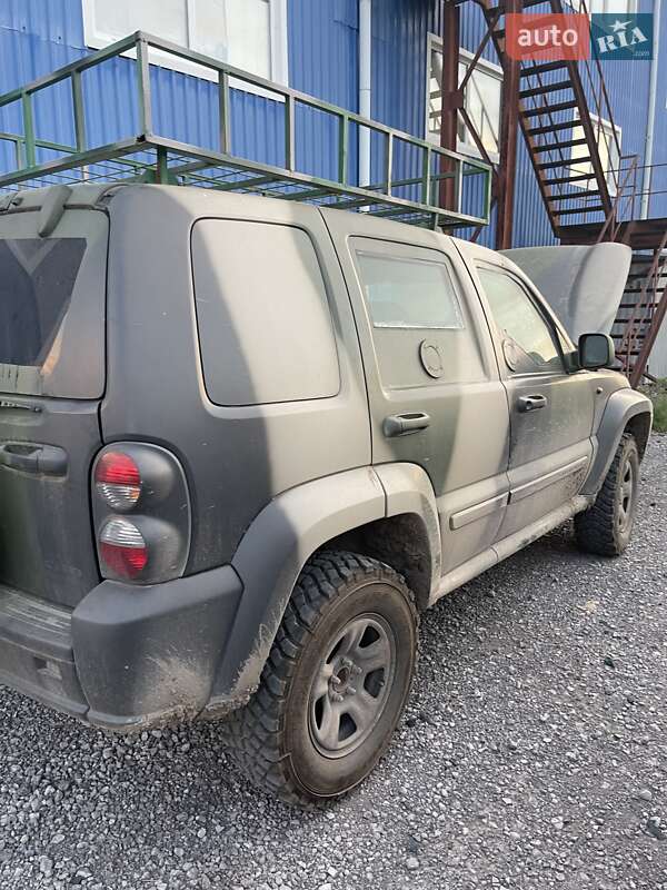 Внедорожник / Кроссовер Jeep Cherokee 2006 в Днепре