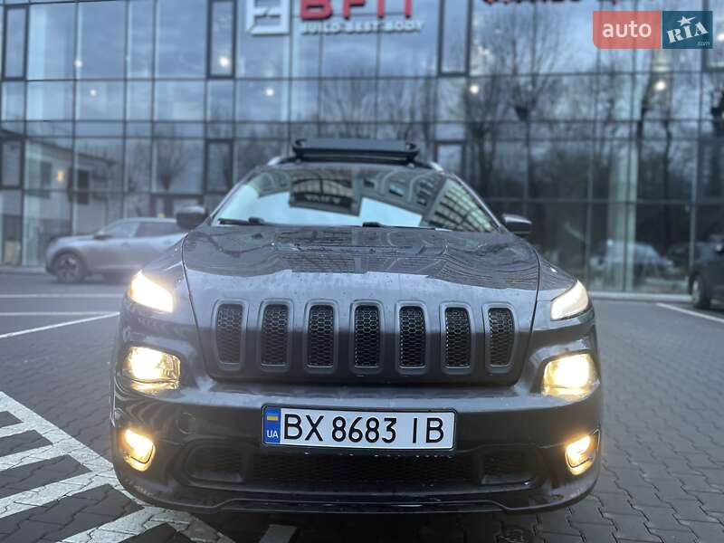 Позашляховик / Кросовер Jeep Cherokee 2016 в Хмельницькому