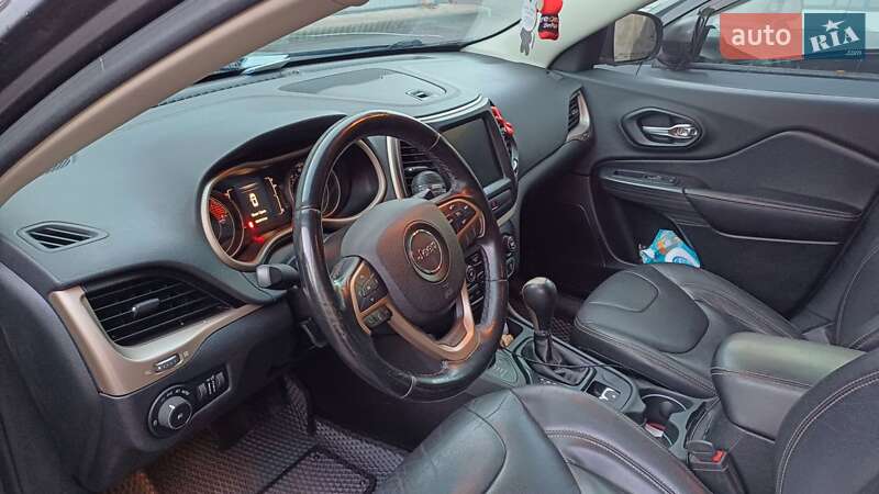 Позашляховик / Кросовер Jeep Cherokee 2016 в Києві