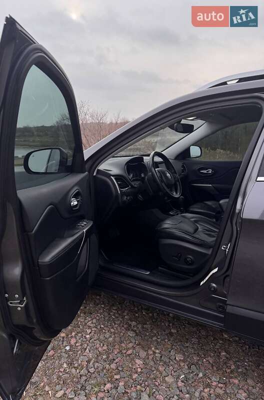 Позашляховик / Кросовер Jeep Cherokee 2018 в Вознесенську