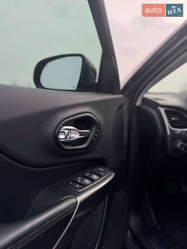 Позашляховик / Кросовер Jeep Cherokee 2018 в Вознесенську