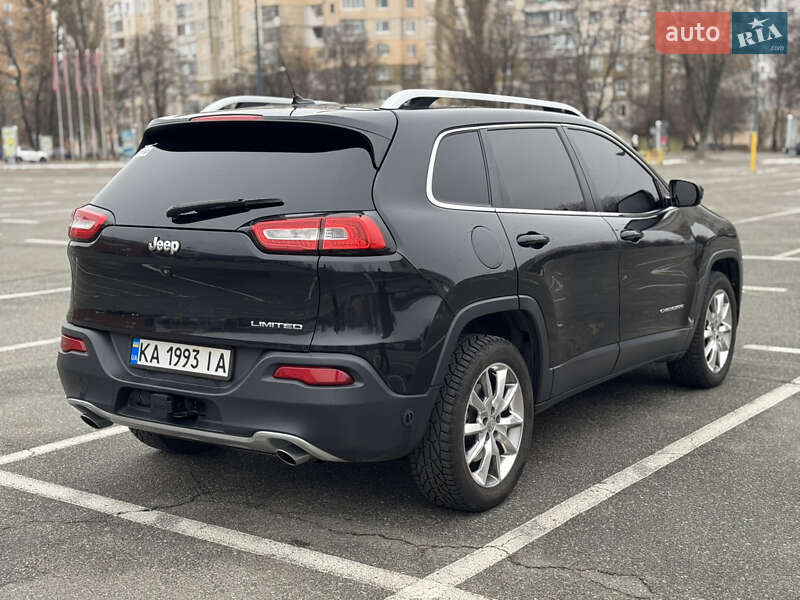 Внедорожник / Кроссовер Jeep Cherokee 2013 в Киеве