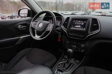 Внедорожник / Кроссовер Jeep Cherokee 2019 в Харькове