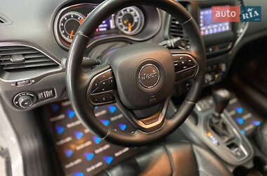 Внедорожник / Кроссовер Jeep Cherokee 2018 в 