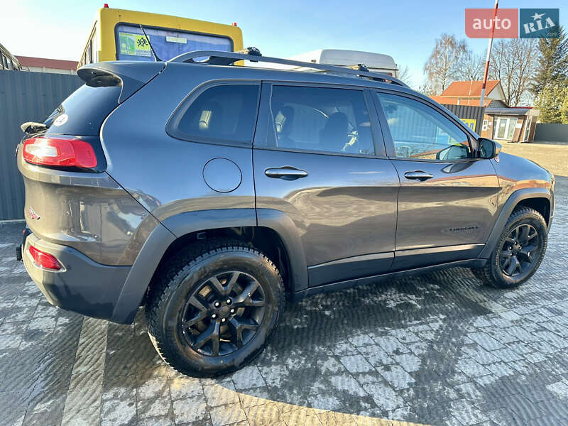 Позашляховик / Кросовер Jeep Cherokee 2015 в Львові