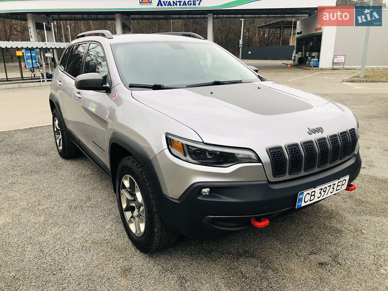 Позашляховик / Кросовер Jeep Cherokee 2018 в 