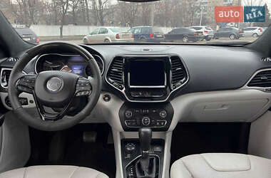 Внедорожник / Кроссовер Jeep Cherokee 2019 в 