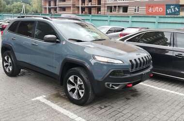 Внедорожник / Кроссовер Jeep Cherokee 2014 в Черновцах