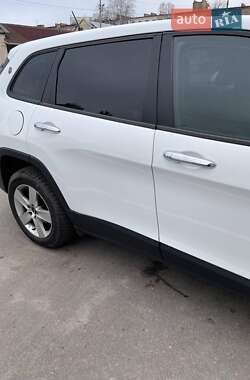 Внедорожник / Кроссовер Jeep Cherokee 2017 в 