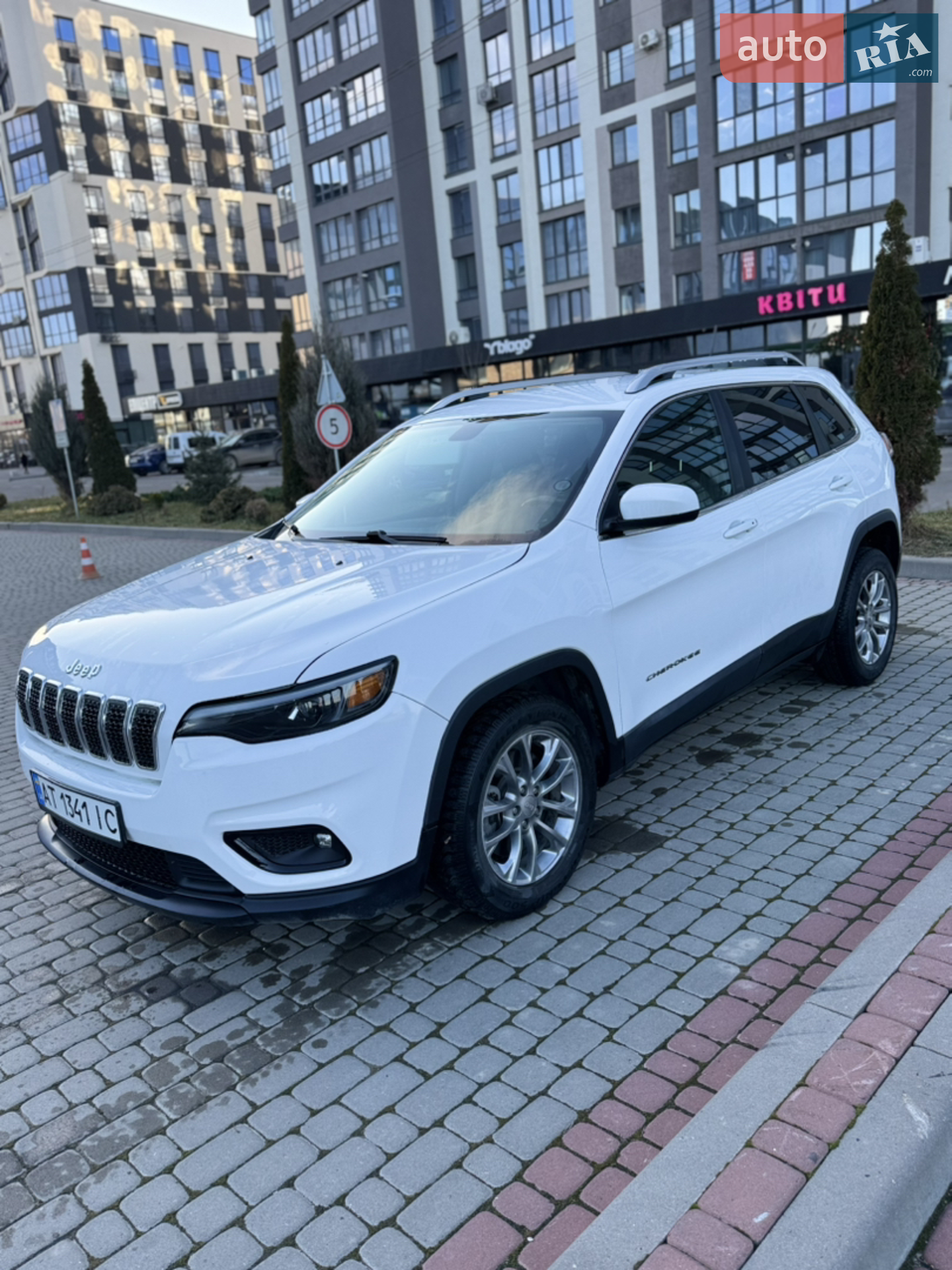 2018 Jeep Cherokee - мініатюра 2