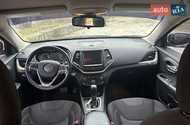Внедорожник / Кроссовер Jeep Cherokee 2015 в 