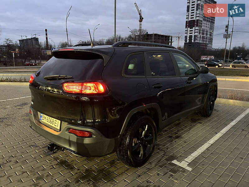 Внедорожник / Кроссовер Jeep Cherokee 2017 в Киеве
