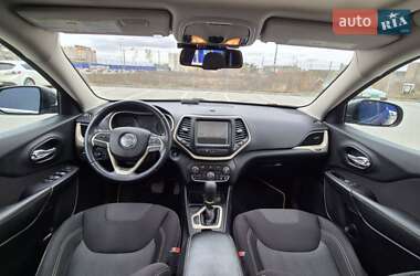 Внедорожник / Кроссовер Jeep Cherokee 2016 в 