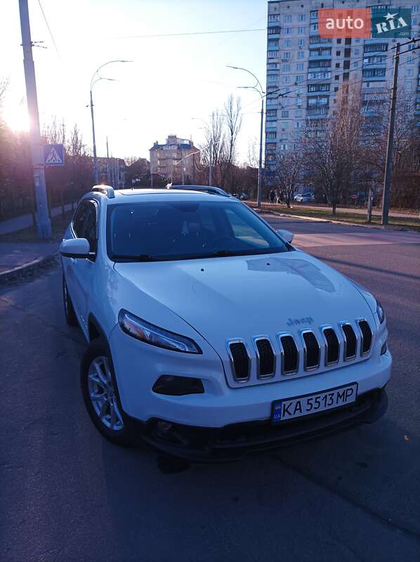 Позашляховик / Кросовер Jeep Cherokee 2016 в 