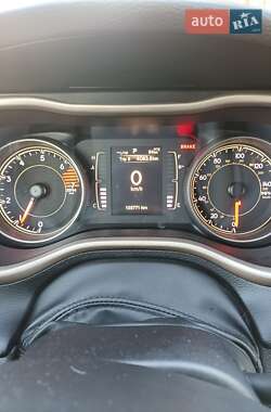 Позашляховик / Кросовер Jeep Cherokee 2016 в 