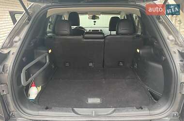 Внедорожник / Кроссовер Jeep Cherokee 2014 в 