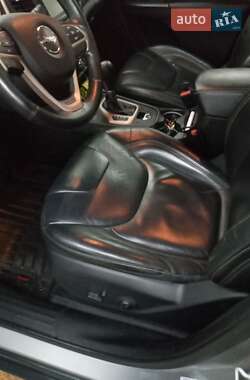 Внедорожник / Кроссовер Jeep Cherokee 2015 в 