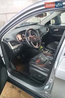 Внедорожник / Кроссовер Jeep Cherokee 2015 в 