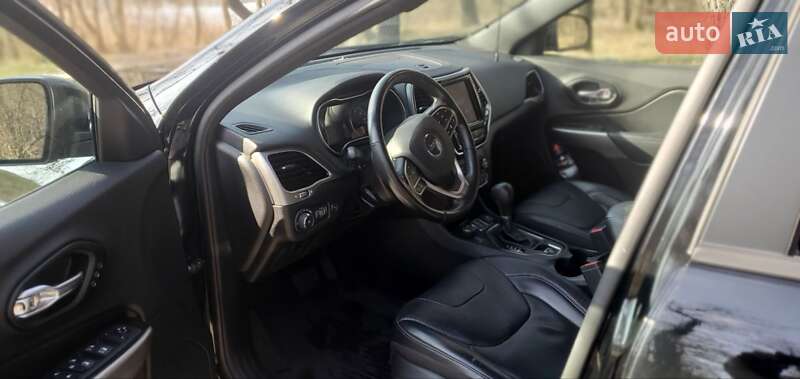 Внедорожник / Кроссовер Jeep Cherokee 2020 в Киеве