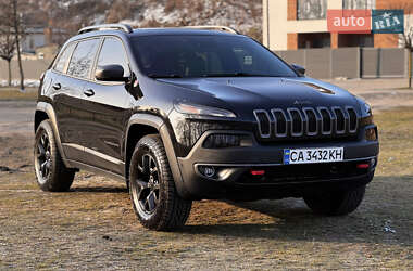 Внедорожник / Кроссовер Jeep Cherokee 2016 в Черкассах