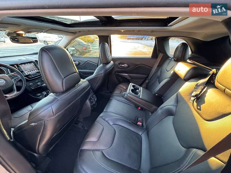 Позашляховик / Кросовер Jeep Cherokee 2020 в Сумах