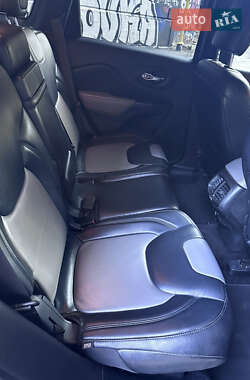 Внедорожник / Кроссовер Jeep Cherokee 2014 в 