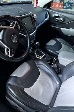 Внедорожник / Кроссовер Jeep Cherokee 2014 в 
