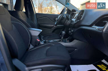 Внедорожник / Кроссовер Jeep Cherokee 2021 в 