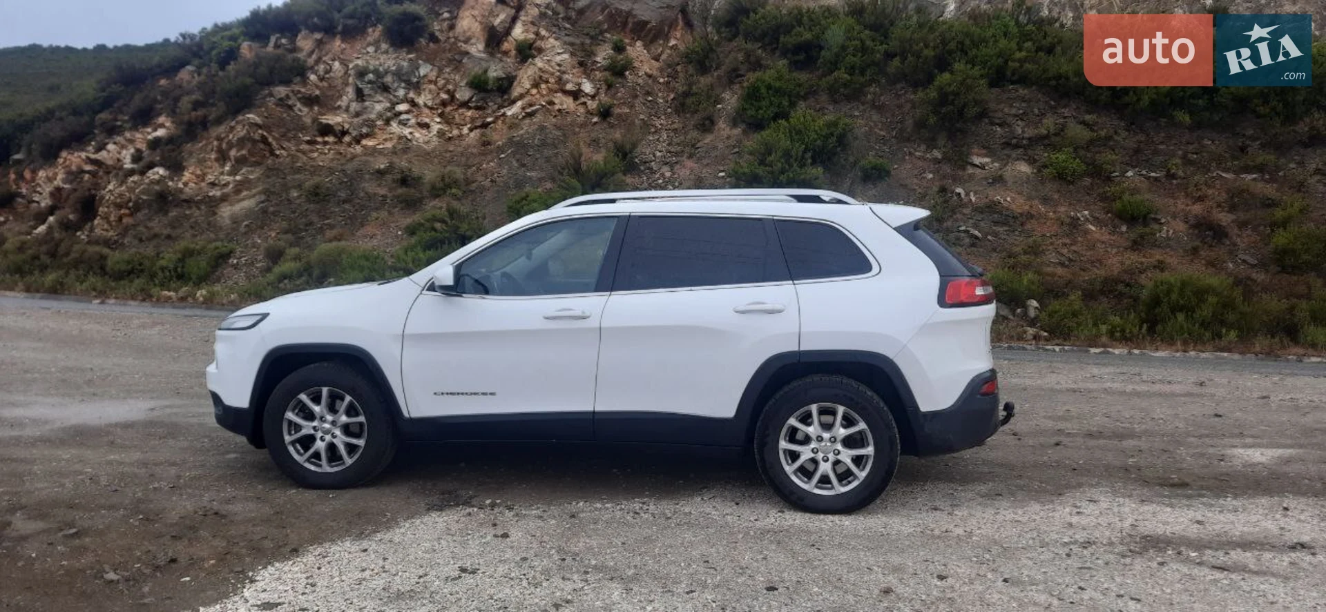 2017 Jeep Cherokee - мініатюра 14