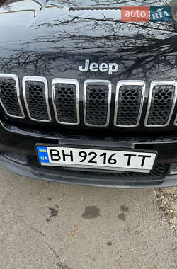 Внедорожник / Кроссовер Jeep Cherokee 2018 в 