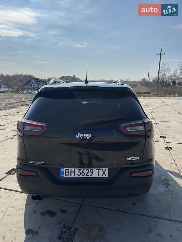 Внедорожник / Кроссовер Jeep Cherokee 2016 в Одессе