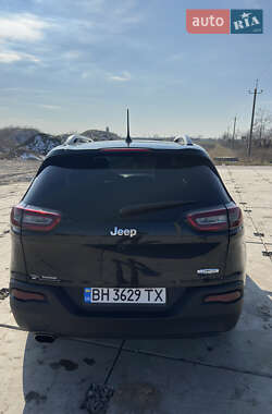 Внедорожник / Кроссовер Jeep Cherokee 2016 в 