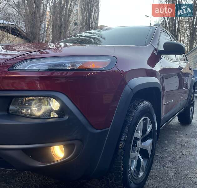 Внедорожник / Кроссовер Jeep Cherokee 2014 в Киеве