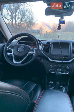 Позашляховик / Кросовер Jeep Cherokee 2015 в Вижниці