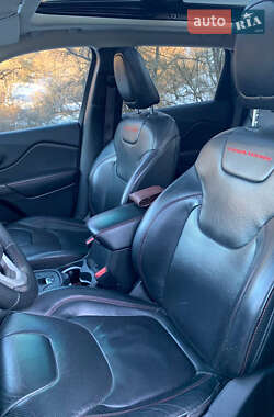 Позашляховик / Кросовер Jeep Cherokee 2015 в Вижниці