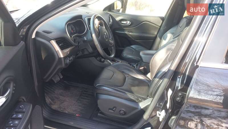 Позашляховик / Кросовер Jeep Cherokee 2014 в Кривому Розі