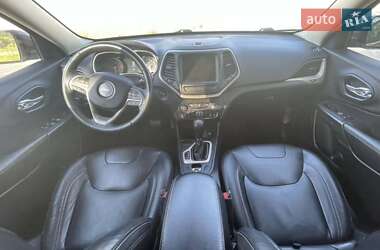 Внедорожник / Кроссовер Jeep Cherokee 2016 в 