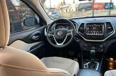 Внедорожник / Кроссовер Jeep Cherokee 2015 в Черновцах