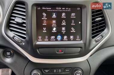 Внедорожник / Кроссовер Jeep Cherokee 2016 в 