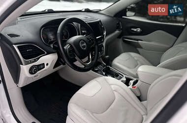 Внедорожник / Кроссовер Jeep Cherokee 2018 в 