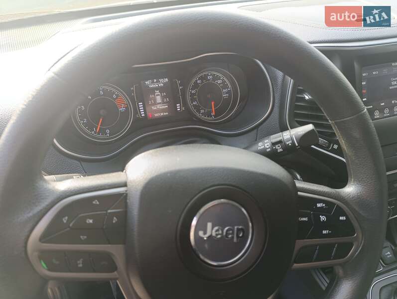 Внедорожник / Кроссовер Jeep Cherokee 2019 в Ивано-Франковске